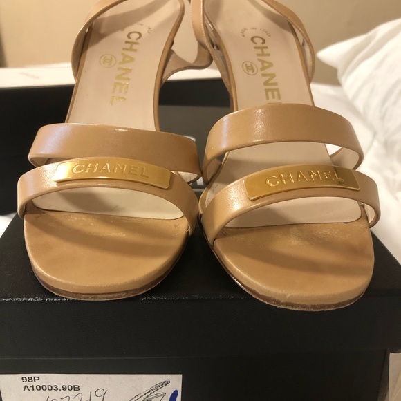 CHANEL Shoes - Chanel beige sandals.